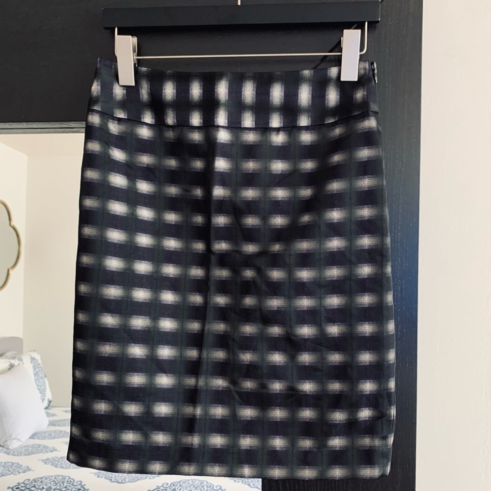 The Limited black and purple plaid pencil skirt - size 0